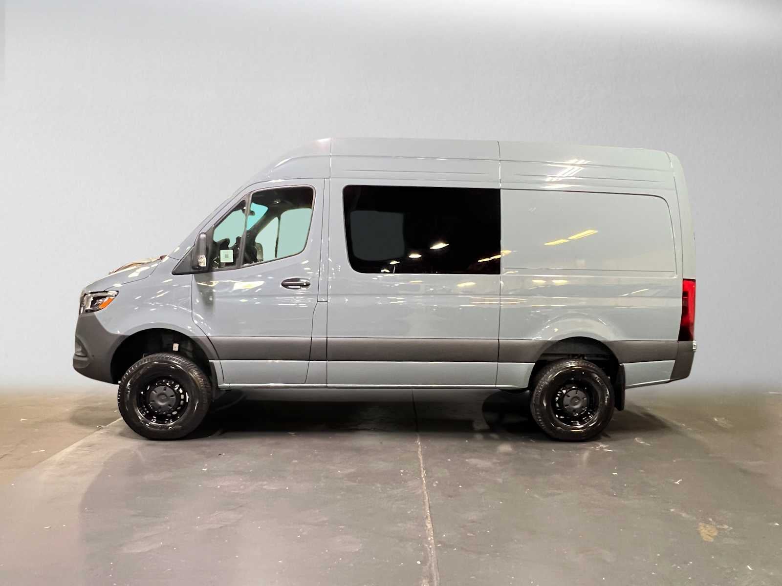 2026 Mercedes-Benz Sprinter 2500 Standard Roof I4 Diesel HO 144 AWD
