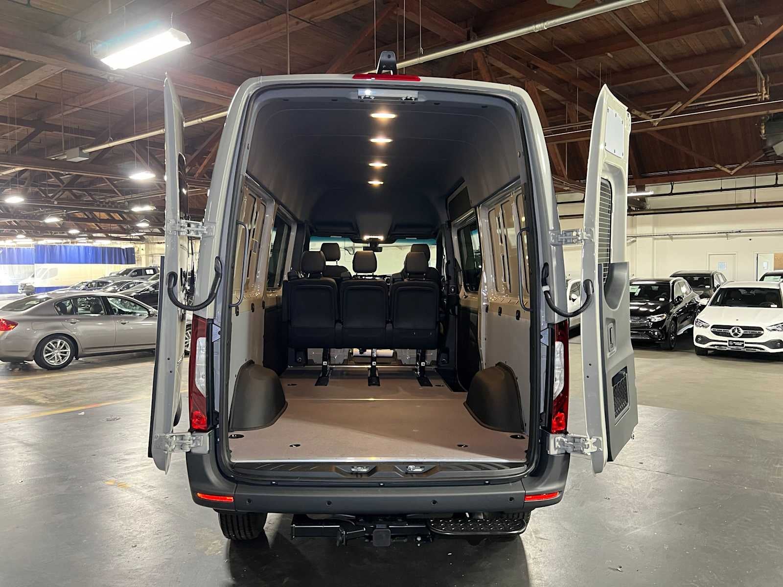2026 Mercedes-Benz Sprinter 2500 Standard Roof I4 Diesel HO 144 AWD