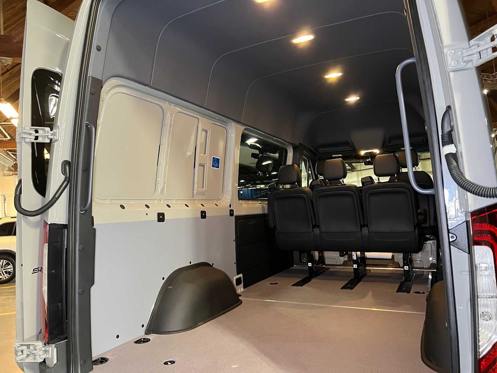 2026 Mercedes-Benz Sprinter 2500 Standard Roof I4 Diesel HO 144 AWD