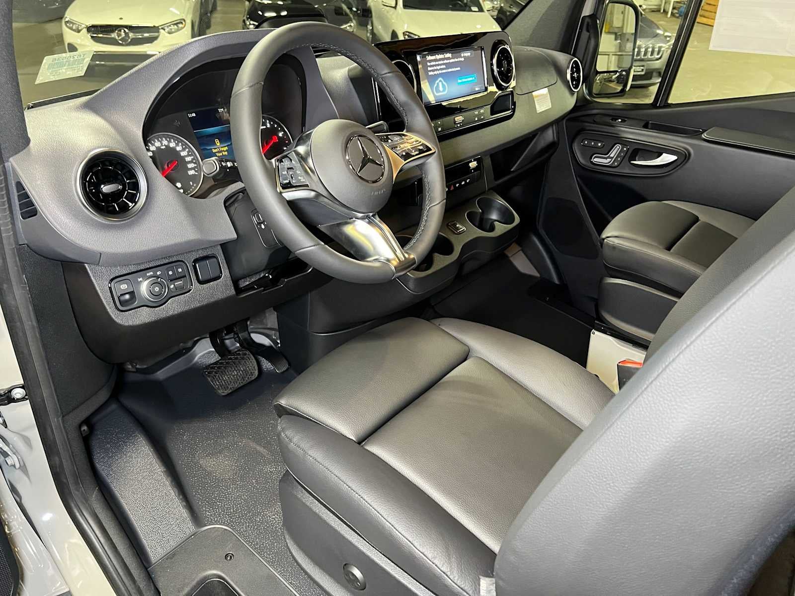 2026 Mercedes-Benz Sprinter 2500 Standard Roof I4 Diesel HO 144 AWD