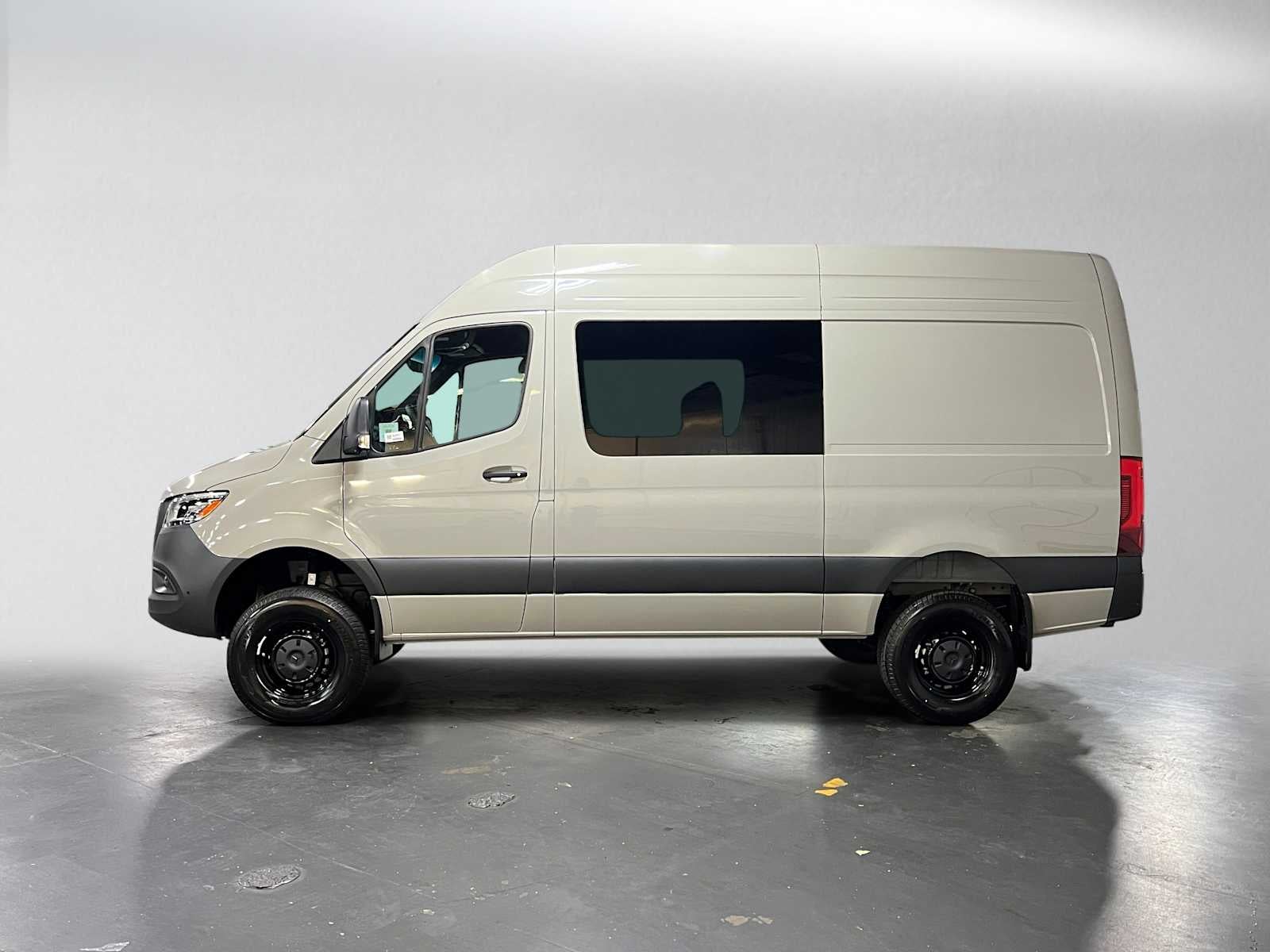 2026 Mercedes-Benz Sprinter 2500 Standard Roof I4 Diesel HO 144 AWD