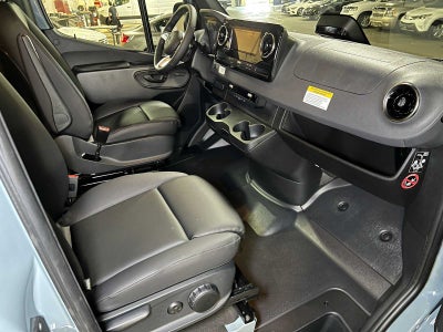 2026 Mercedes-Benz Sprinter 2500 Standard Roof I4 Diesel HO 144 AWD