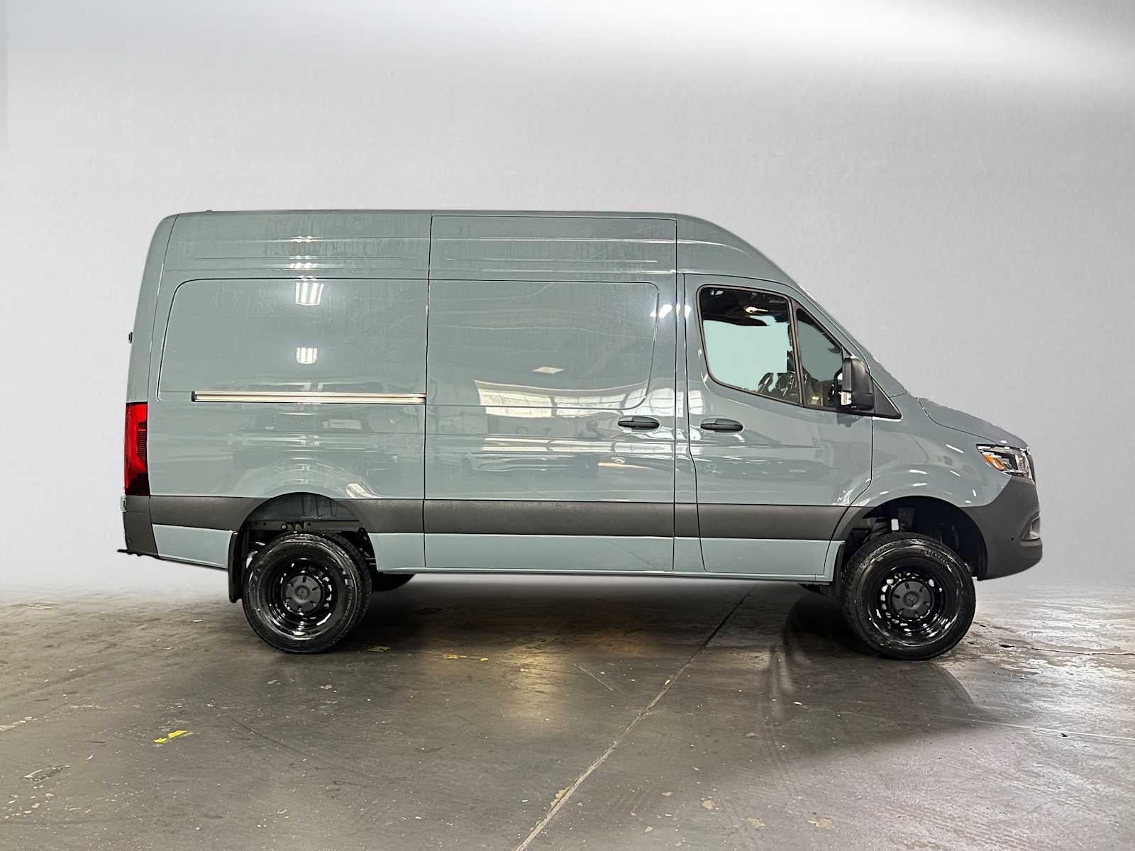2026 Mercedes-Benz Sprinter 2500 Standard Roof I4 Diesel HO 144 AWD