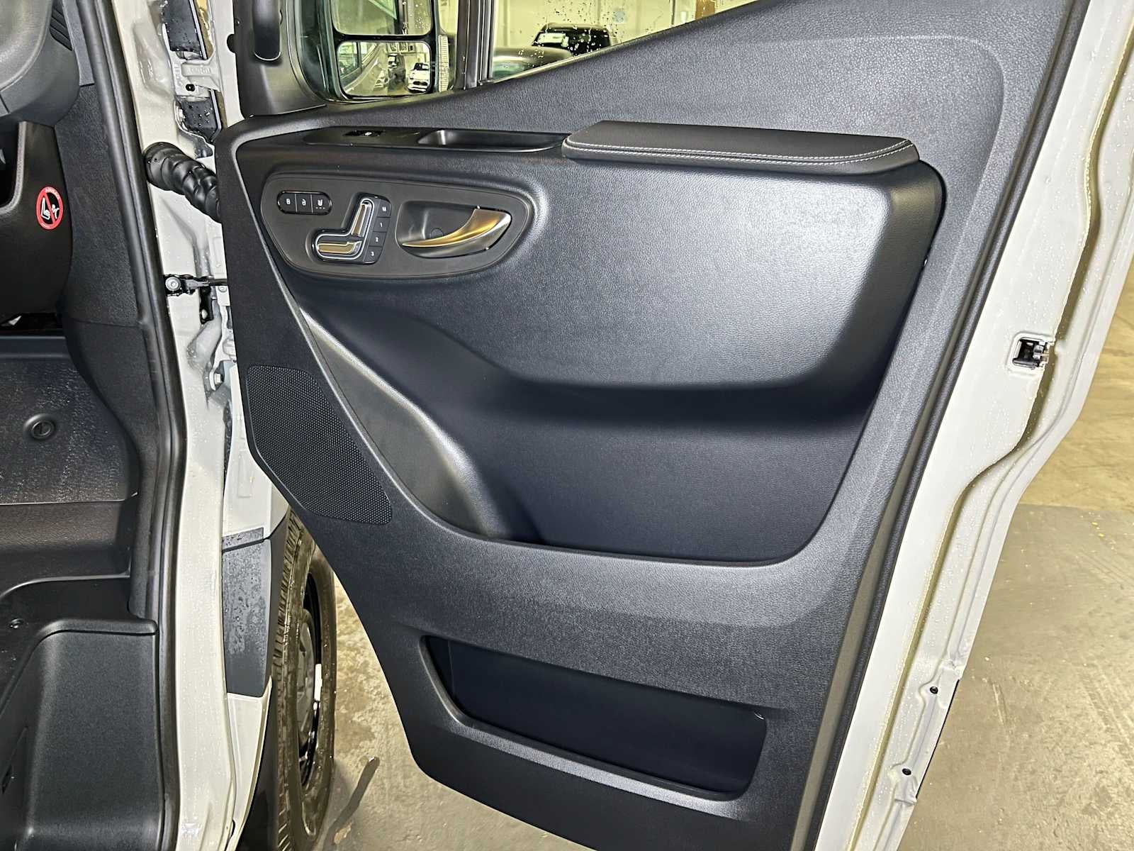 2026 Mercedes-Benz Sprinter 2500 Standard Roof I4 Diesel HO 144 AWD