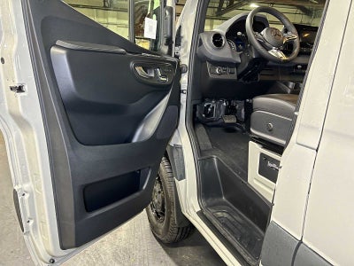 2026 Mercedes-Benz Sprinter 2500 Standard Roof I4 Diesel HO 144 AWD