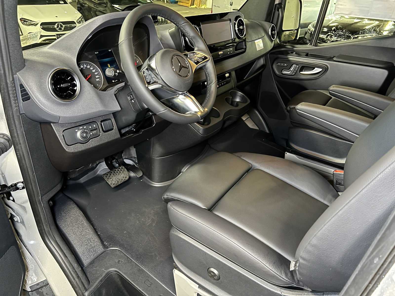 2026 Mercedes-Benz Sprinter 2500 Standard Roof I4 Diesel HO 144 AWD