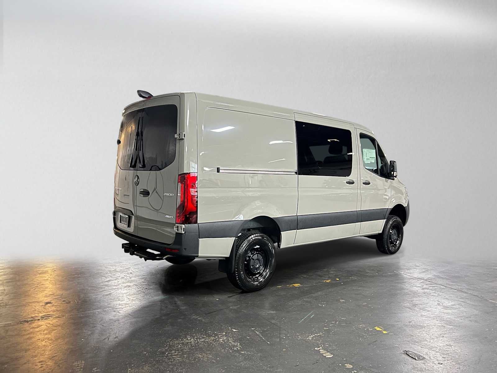 2026 Mercedes-Benz Sprinter 2500 Standard Roof I4 Diesel HO 144 AWD