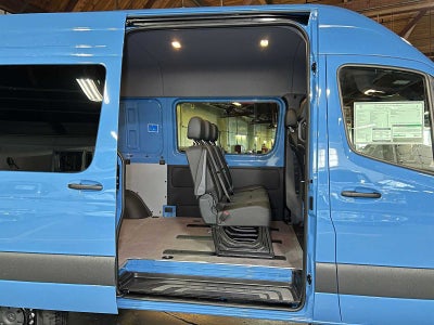 2026 Mercedes-Benz Sprinter Crew 2500 Standard Roof I4 Diesel HO 144 AWD