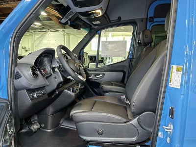 2026 Mercedes-Benz Sprinter Crew 2500 Standard Roof I4 Diesel HO 144 AWD