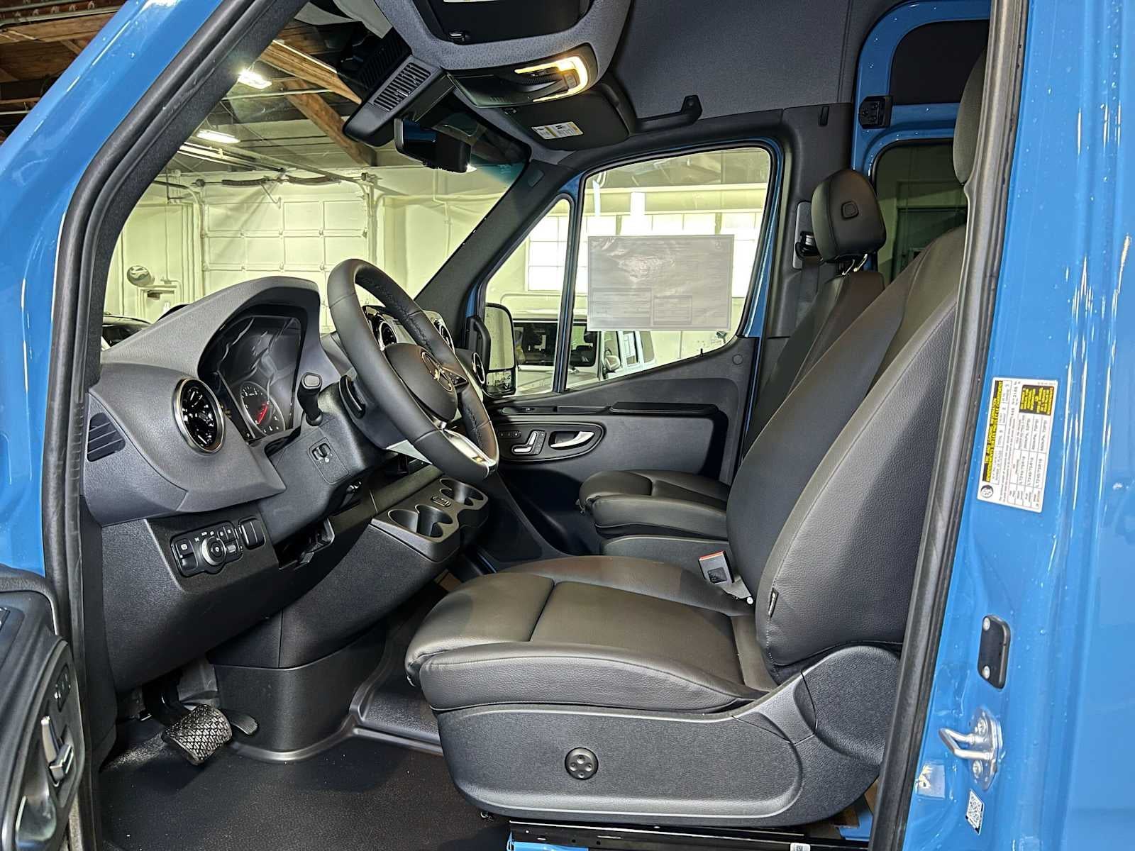 2026 Mercedes-Benz Sprinter Crew 2500 Standard Roof I4 Diesel HO 144 AWD