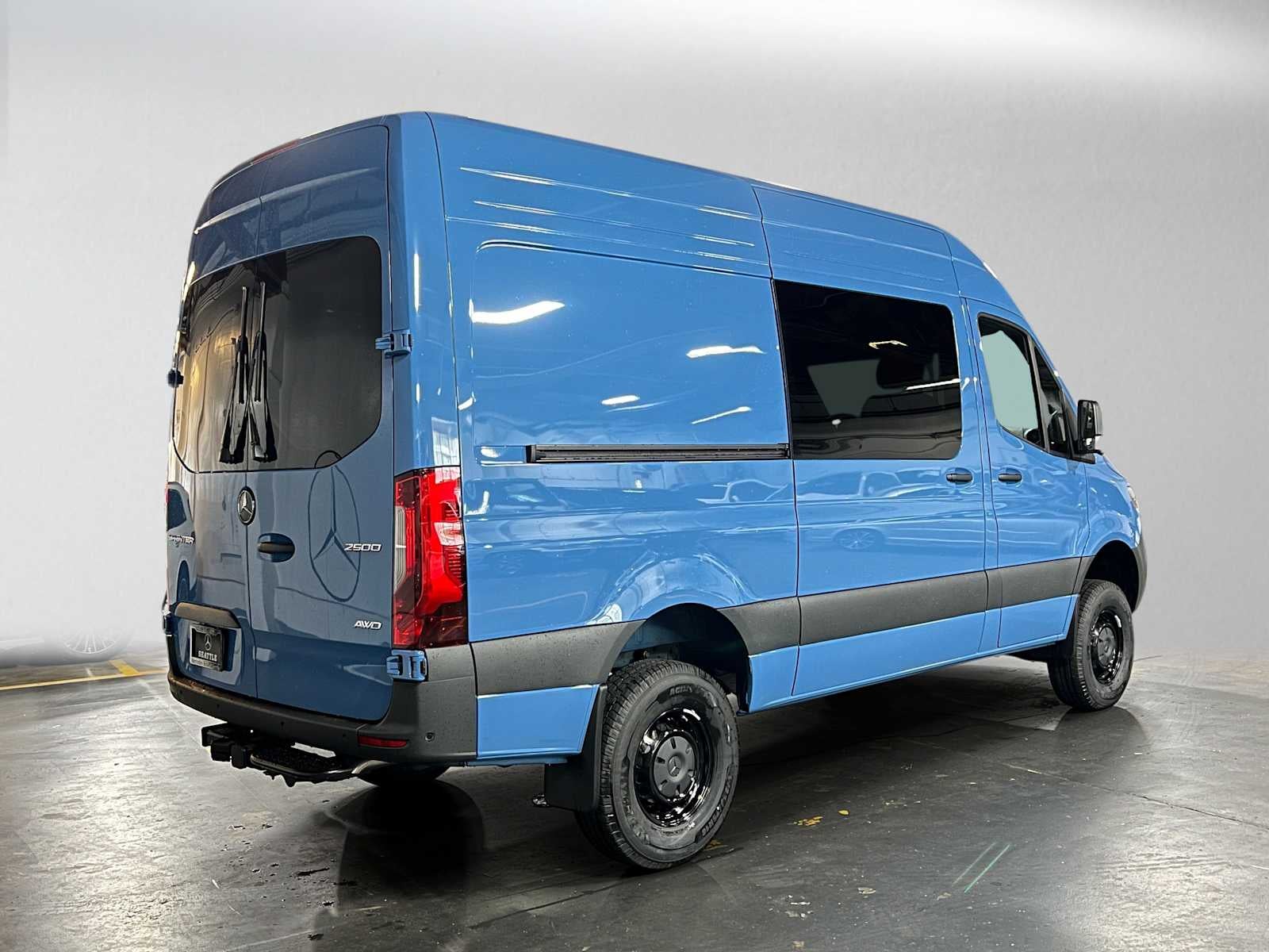 2026 Mercedes-Benz Sprinter Crew 2500 Standard Roof I4 Diesel HO 144 AWD