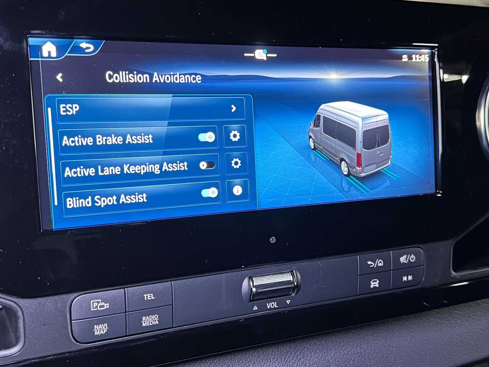 2026 Mercedes-Benz Sprinter Crew 2500 Standard Roof I4 Diesel HO 144 AWD