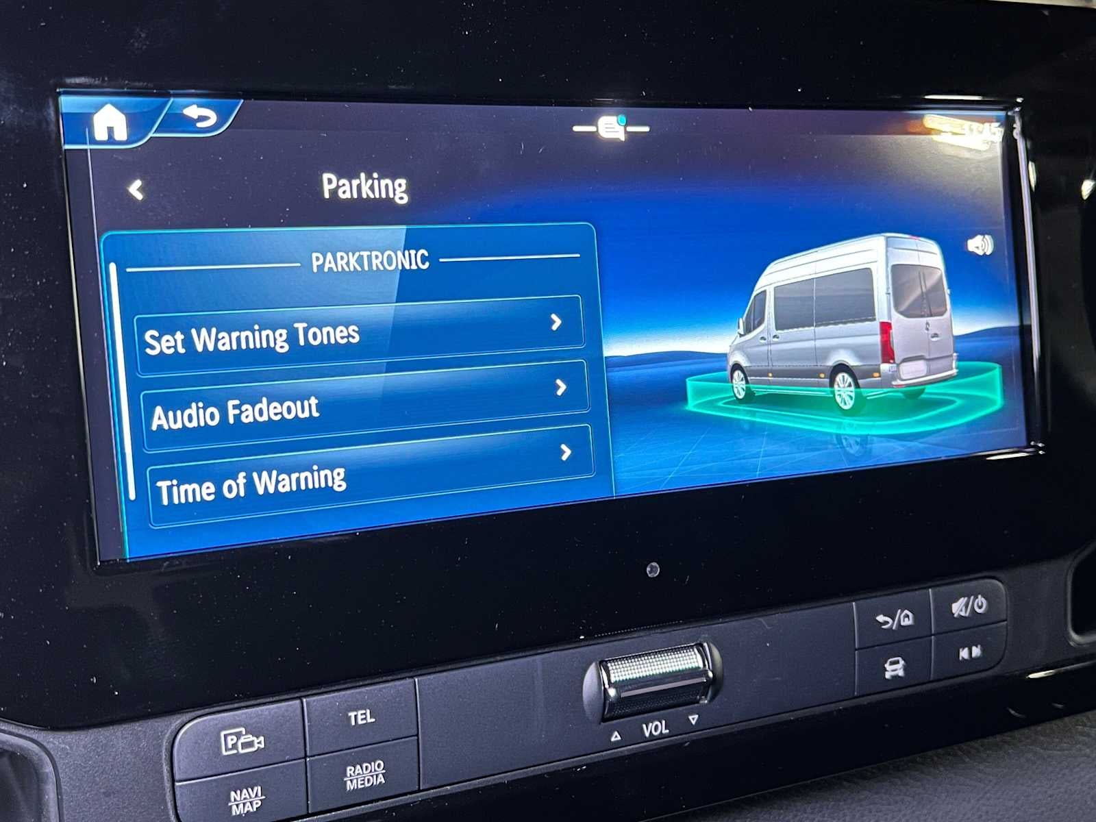 2026 Mercedes-Benz Sprinter Crew 2500 Standard Roof I4 Diesel HO 144 AWD