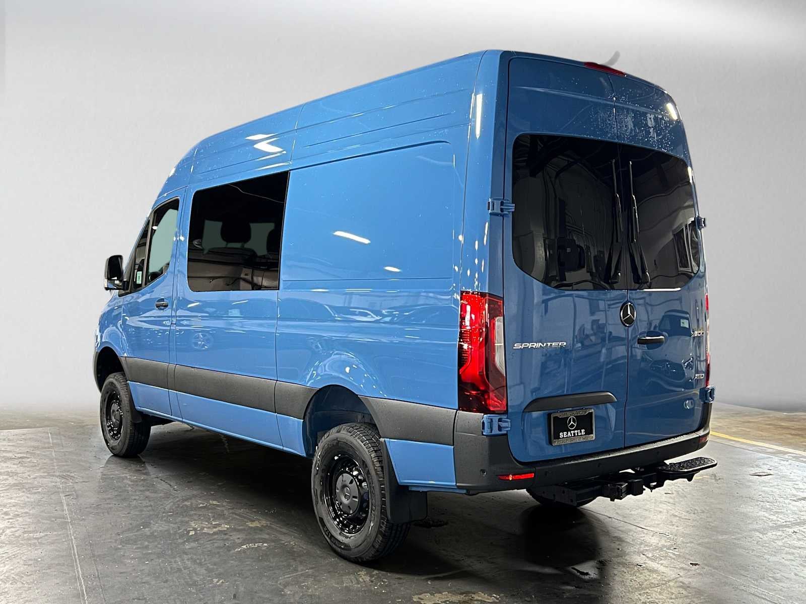 2026 Mercedes-Benz Sprinter Crew 2500 Standard Roof I4 Diesel HO 144 AWD