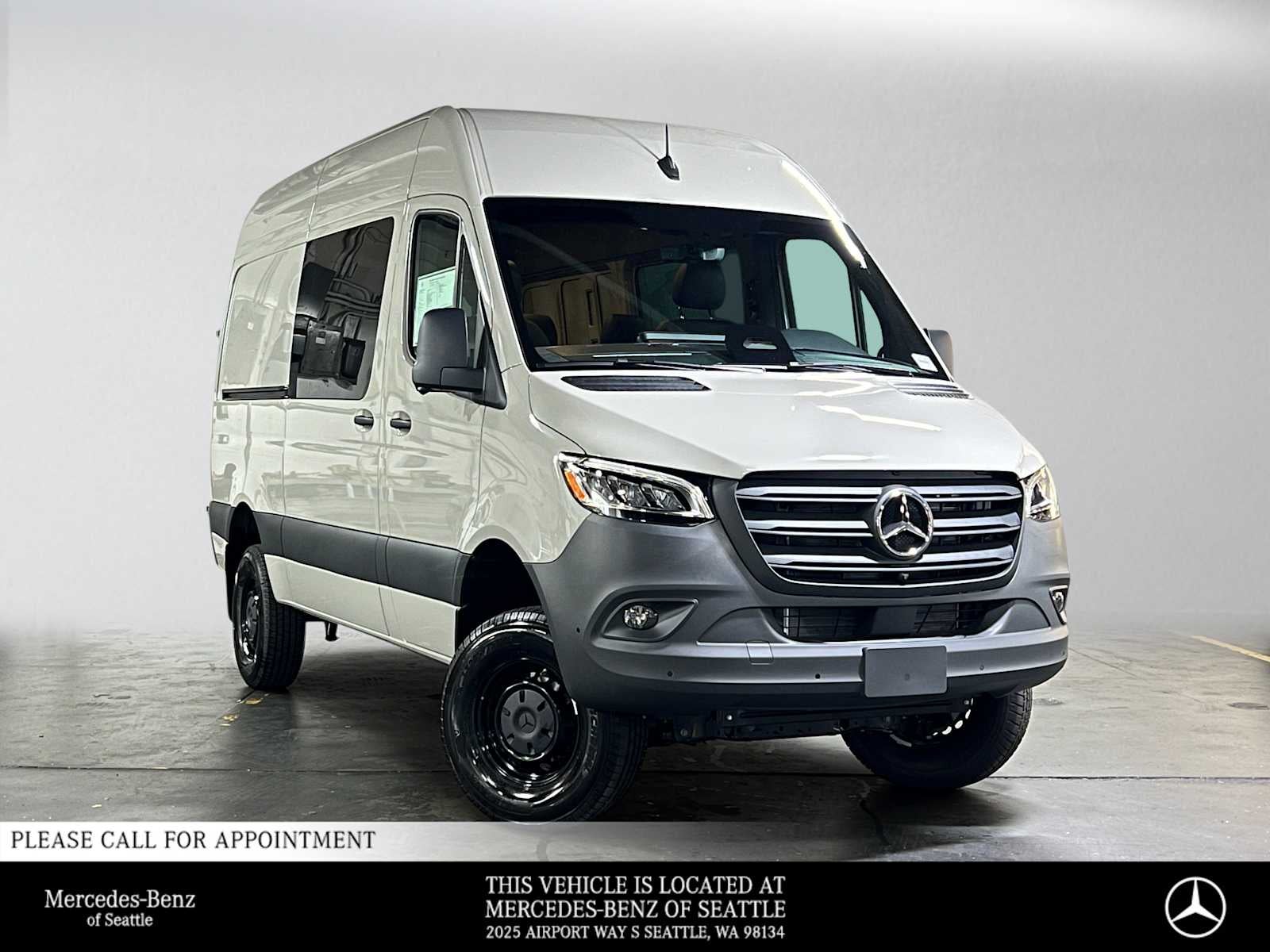 2026 Mercedes-Benz Sprinter Crew 2500 Standard Roof I4 Diesel HO 144 AWD