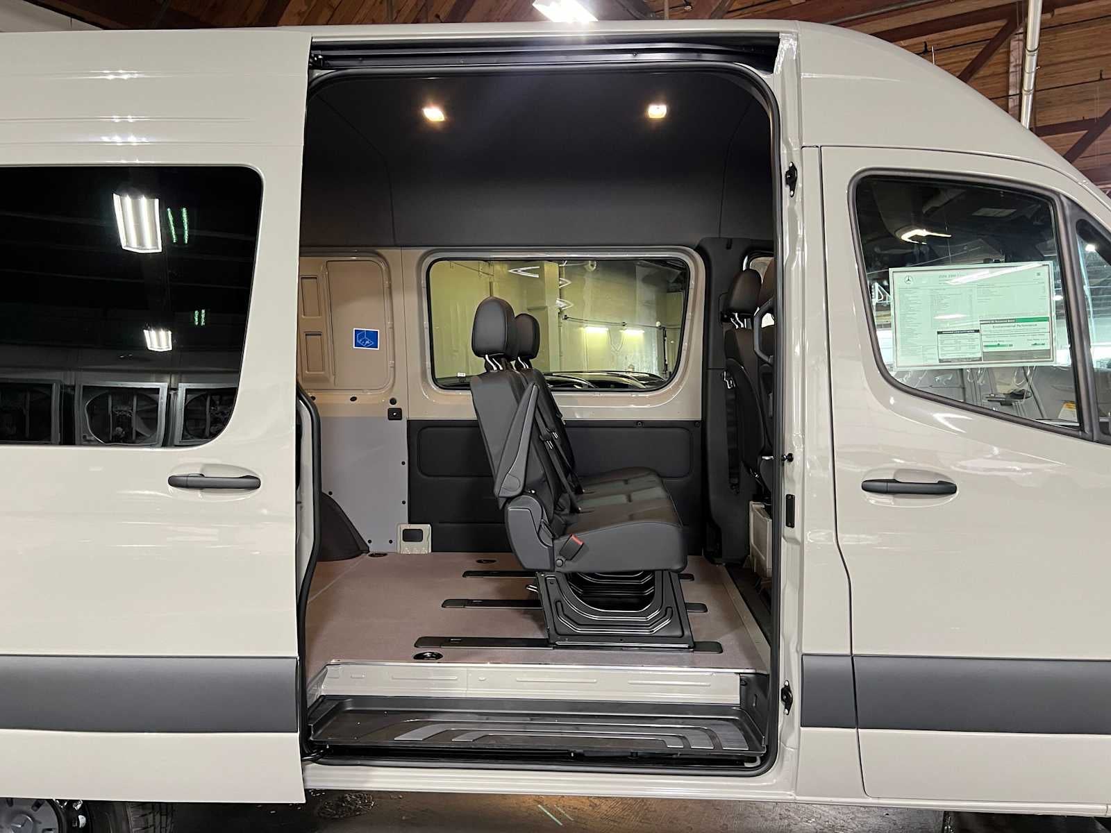 2026 Mercedes-Benz Sprinter Crew 2500 Standard Roof I4 Diesel HO 144 AWD