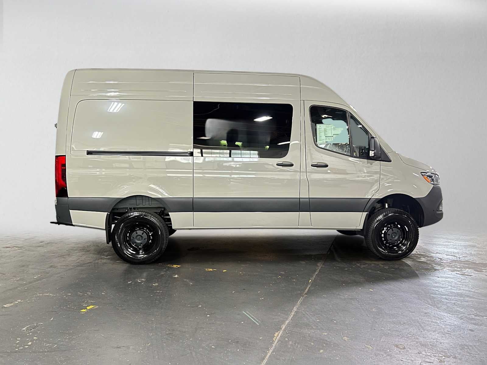 2026 Mercedes-Benz Sprinter Crew 2500 Standard Roof I4 Diesel HO 144 AWD