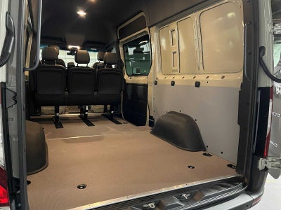 2026 Mercedes-Benz Sprinter Crew 2500 Standard Roof I4 Diesel HO 144 AWD