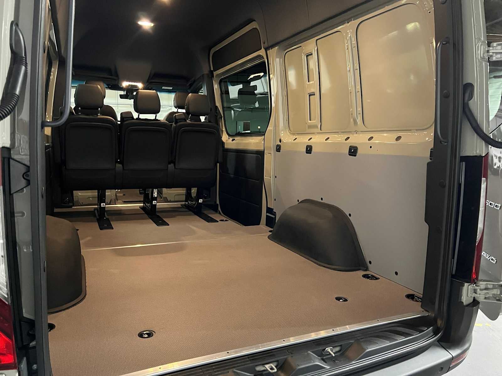 2026 Mercedes-Benz Sprinter Crew 2500 Standard Roof I4 Diesel HO 144 AWD