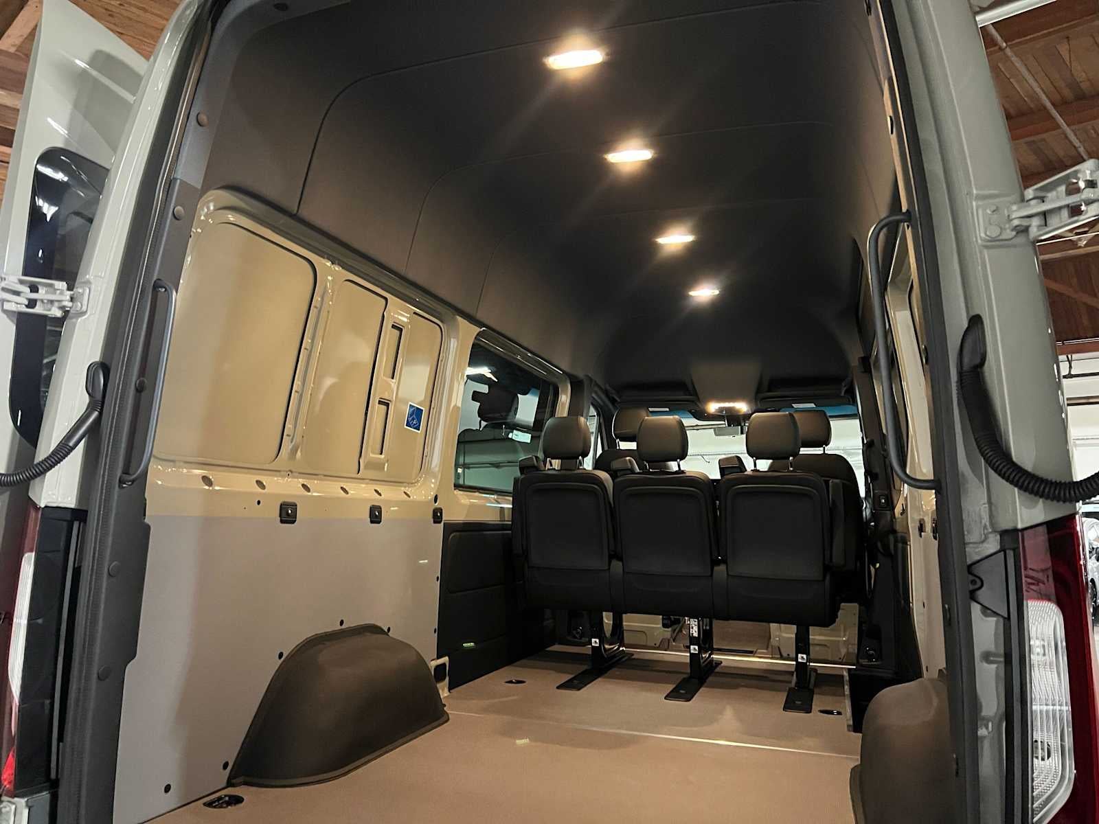 2026 Mercedes-Benz Sprinter Crew 2500 Standard Roof I4 Diesel HO 144 AWD