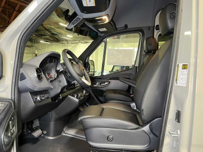 2026 Mercedes-Benz Sprinter Crew 2500 Standard Roof I4 Diesel HO 144 AWD