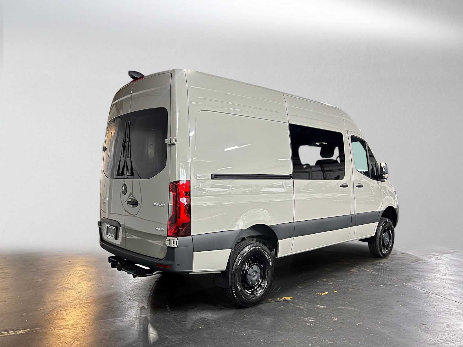 2026 Mercedes-Benz Sprinter Crew 2500 Standard Roof I4 Diesel HO 144 AWD