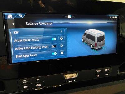 2026 Mercedes-Benz Sprinter Crew 2500 Standard Roof I4 Diesel HO 144 AWD