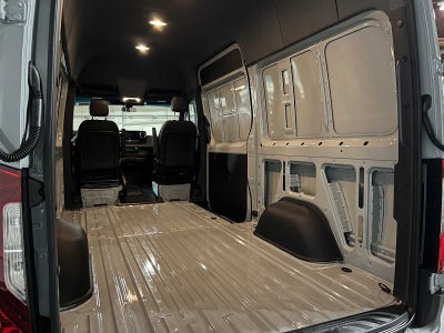 2026 Mercedes-Benz Sprinter 2500 Standard Roof I4 Diesel HO 144 AWD