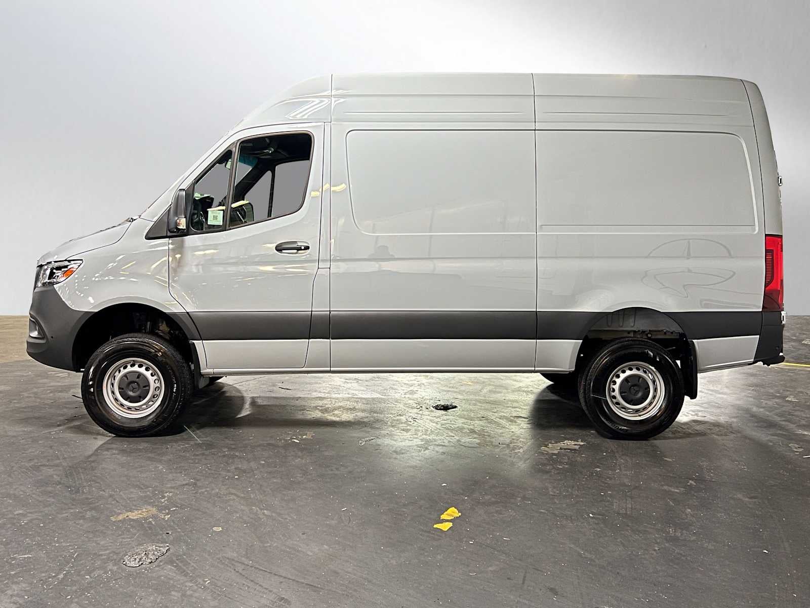 2026 Mercedes-Benz Sprinter 2500 Standard Roof I4 Diesel HO 144 AWD