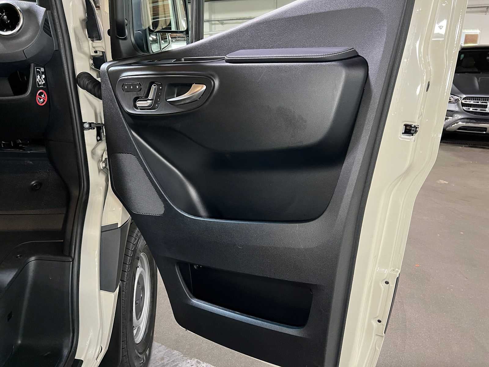 2026 Mercedes-Benz Sprinter 2500 Standard Roof I4 Diesel HO 144 AWD