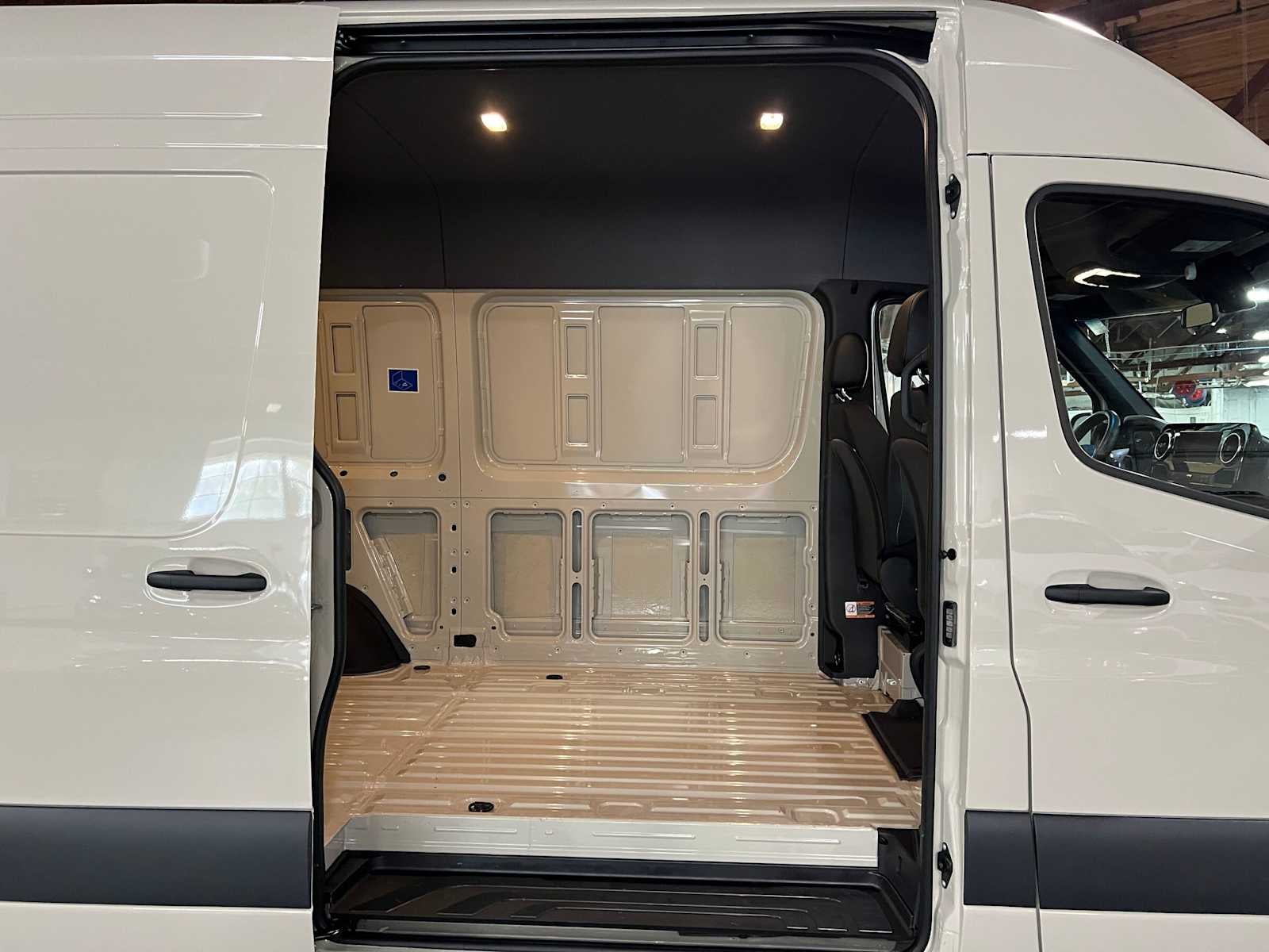 2026 Mercedes-Benz Sprinter 2500 Standard Roof I4 Diesel HO 144 AWD