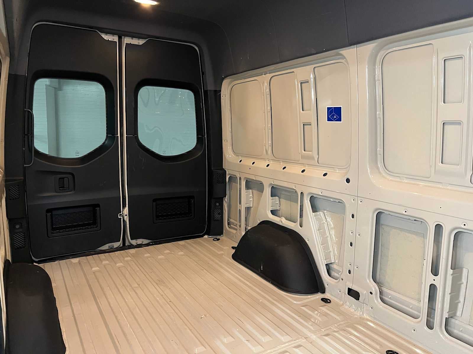 2026 Mercedes-Benz Sprinter 2500 Standard Roof I4 Diesel HO 144 AWD