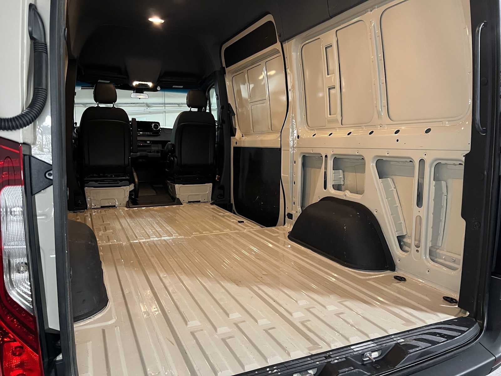 2026 Mercedes-Benz Sprinter 2500 Standard Roof I4 Diesel HO 144 AWD