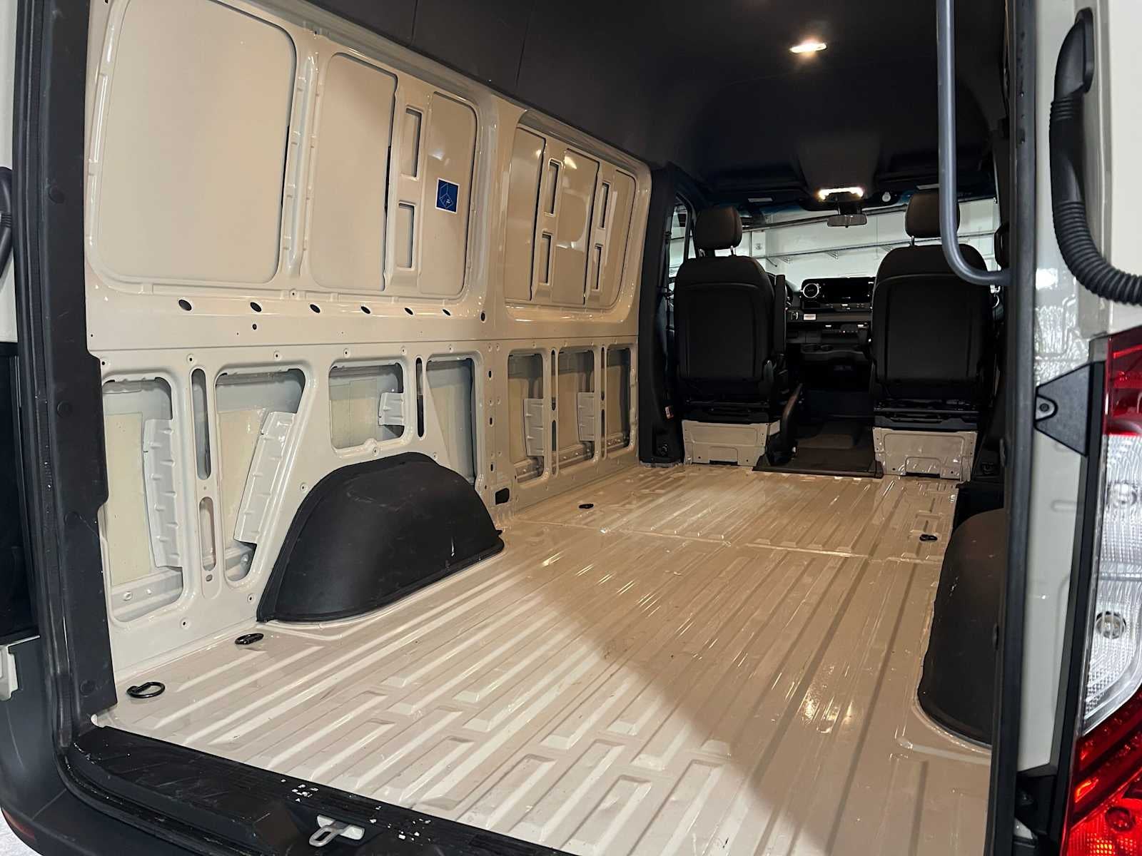 2026 Mercedes-Benz Sprinter 2500 Standard Roof I4 Diesel HO 144 AWD