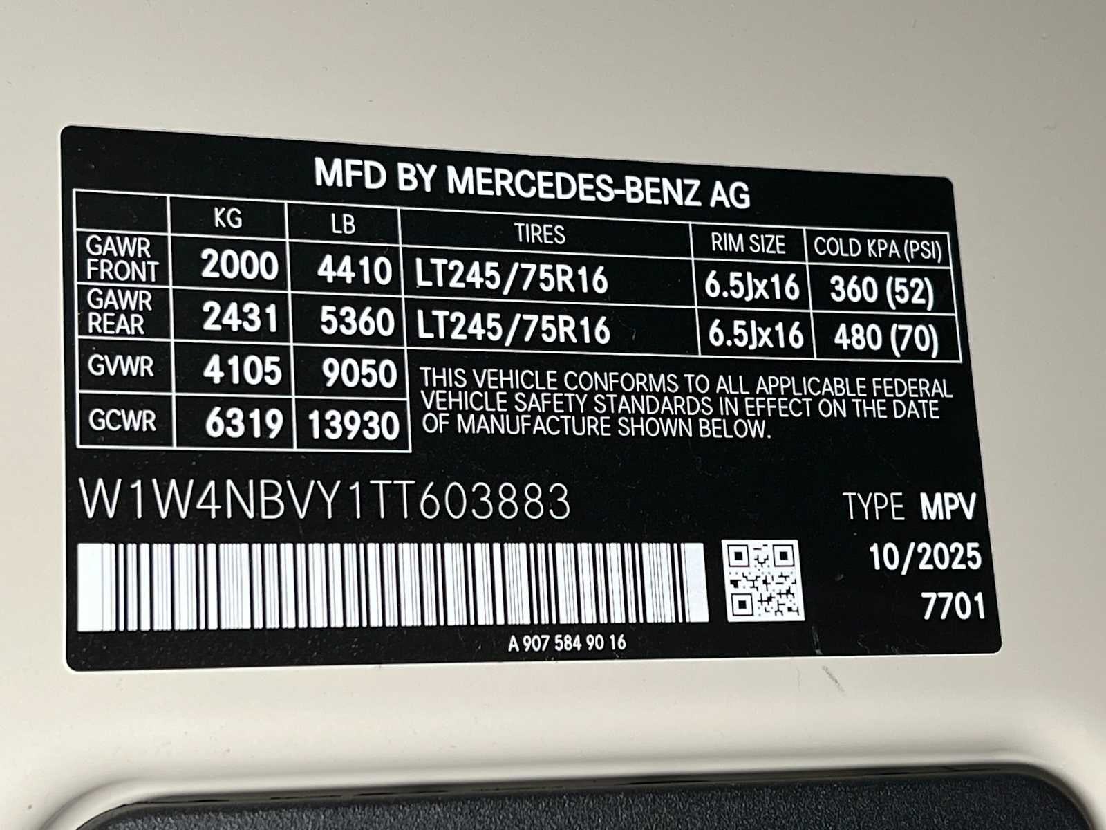 2026 Mercedes-Benz Sprinter 2500 Standard Roof I4 Diesel HO 144 AWD