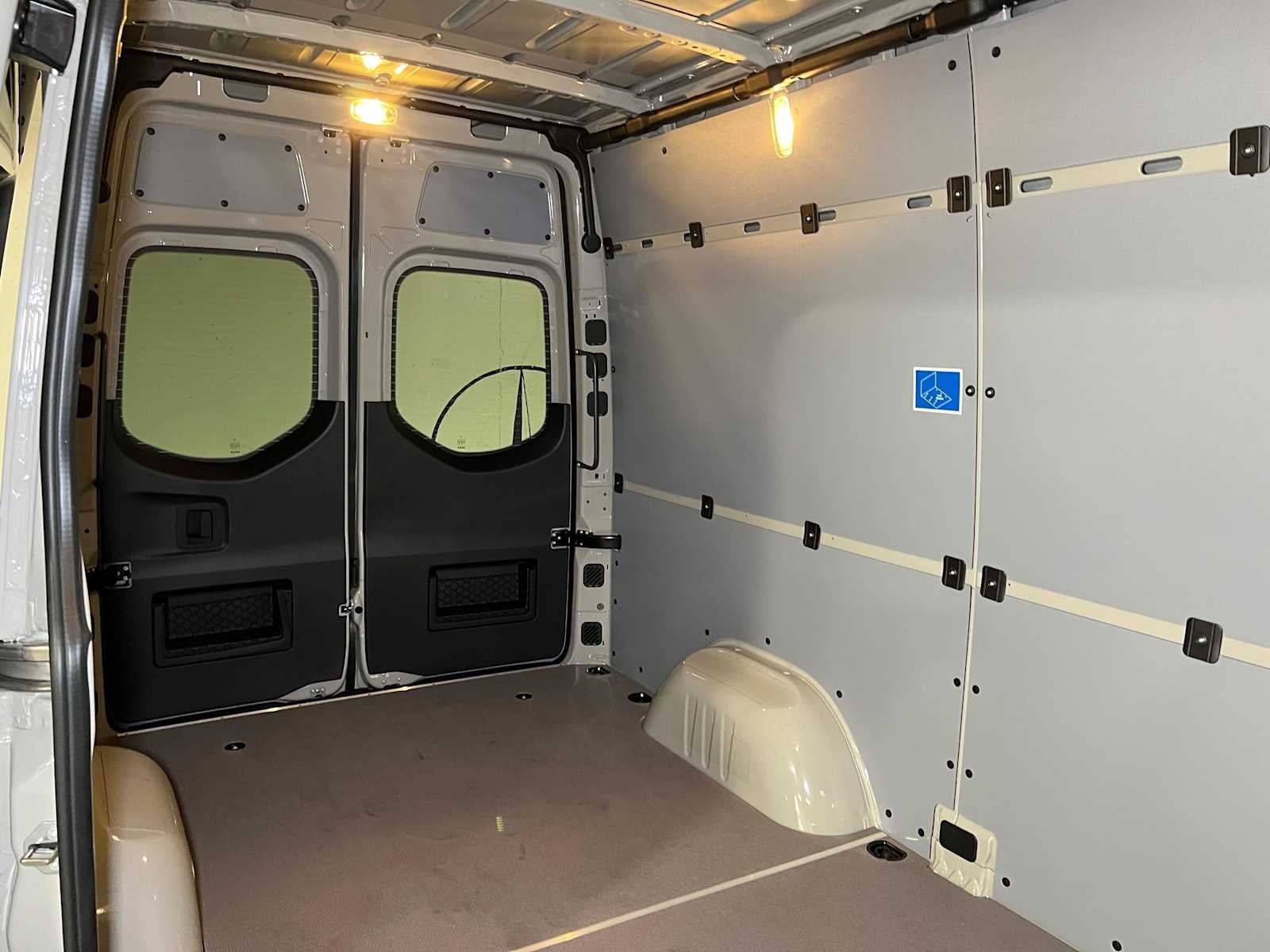 2026 Mercedes-Benz Sprinter 2500 Standard Roof I4 Diesel HO 144 AWD