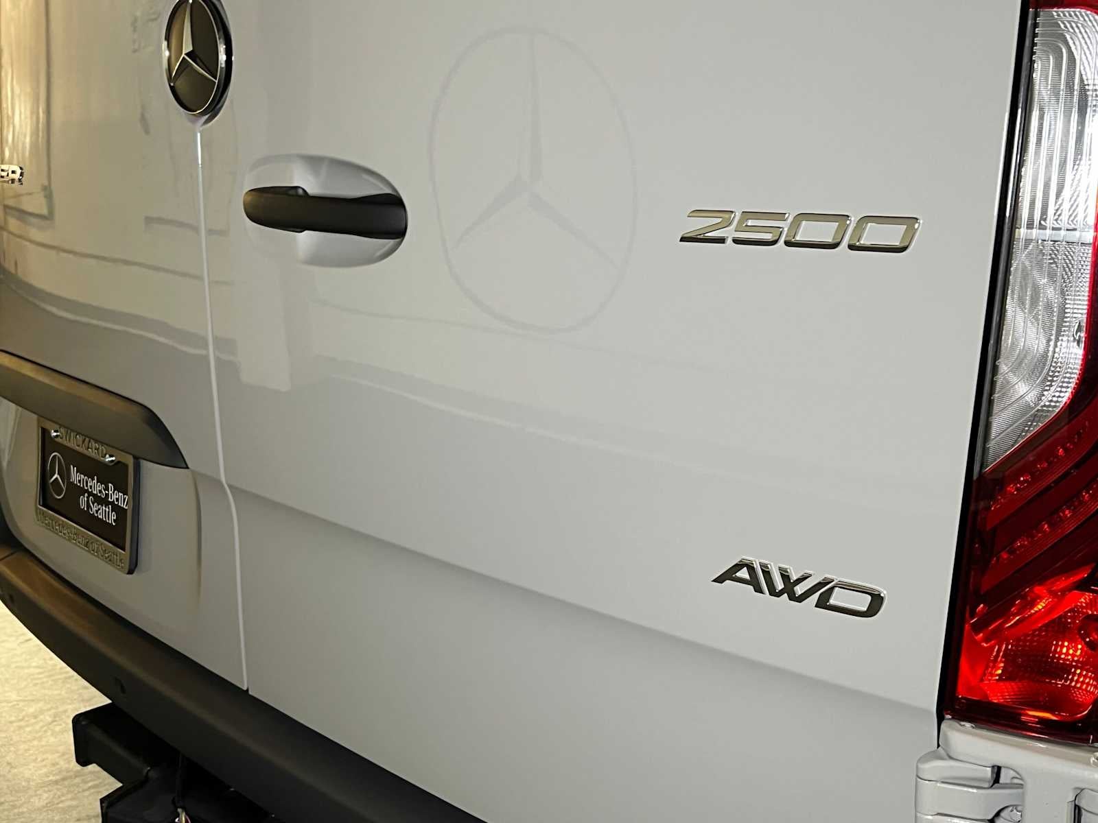 2026 Mercedes-Benz Sprinter 2500 Standard Roof I4 Diesel HO 144 AWD