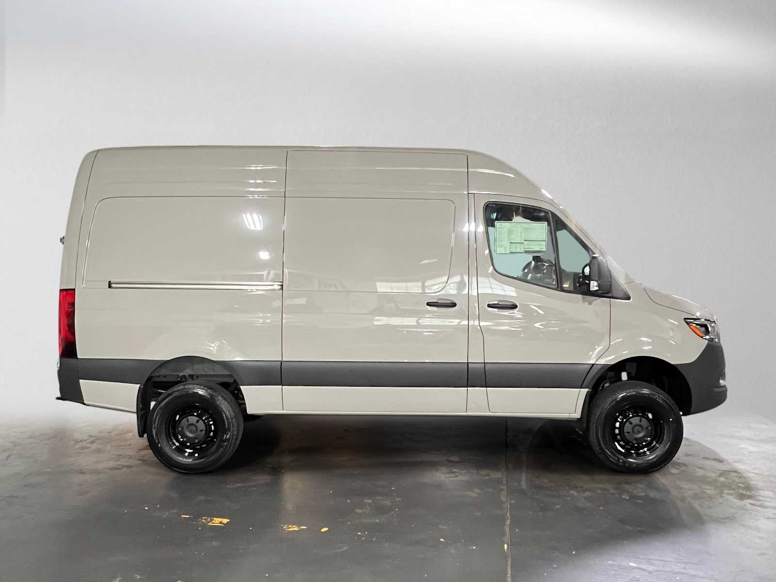 2026 Mercedes-Benz Sprinter 2500 Standard Roof I4 Diesel HO 144 AWD