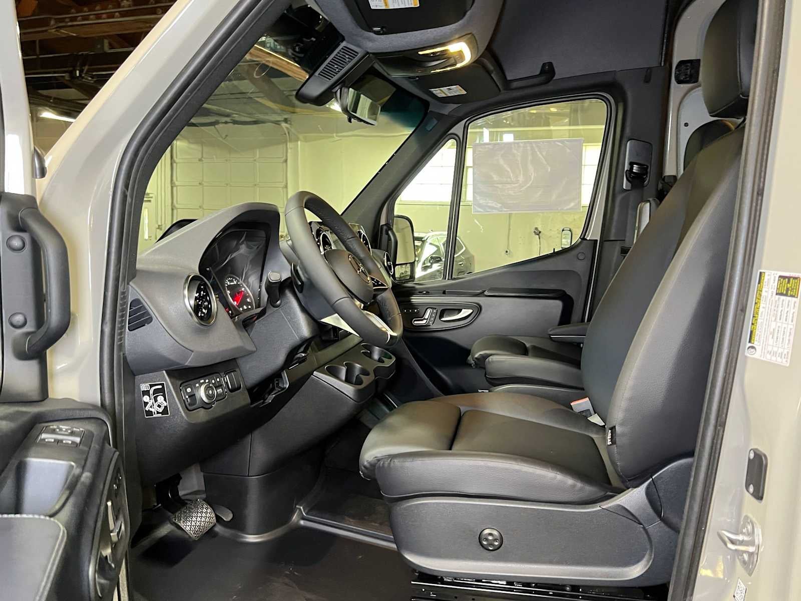 2026 Mercedes-Benz Sprinter 2500 Standard Roof I4 Diesel HO 144 AWD