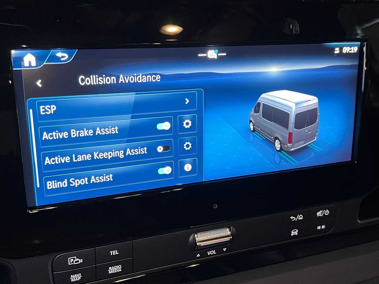 2026 Mercedes-Benz Sprinter 2500 Standard Roof I4 Diesel HO 144 AWD