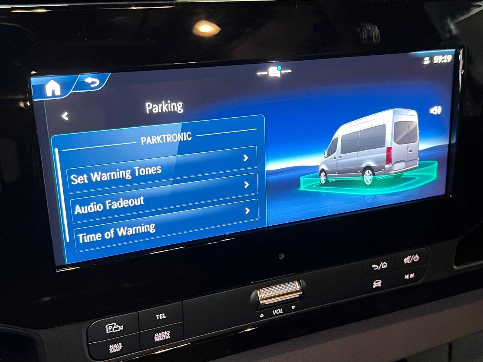 2026 Mercedes-Benz Sprinter 2500 Standard Roof I4 Diesel HO 144 AWD