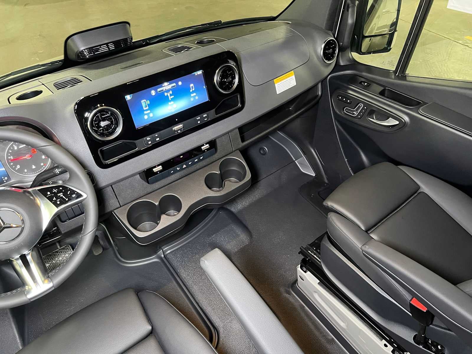 2026 Mercedes-Benz Sprinter 2500 Standard Roof I4 Diesel HO 144 AWD
