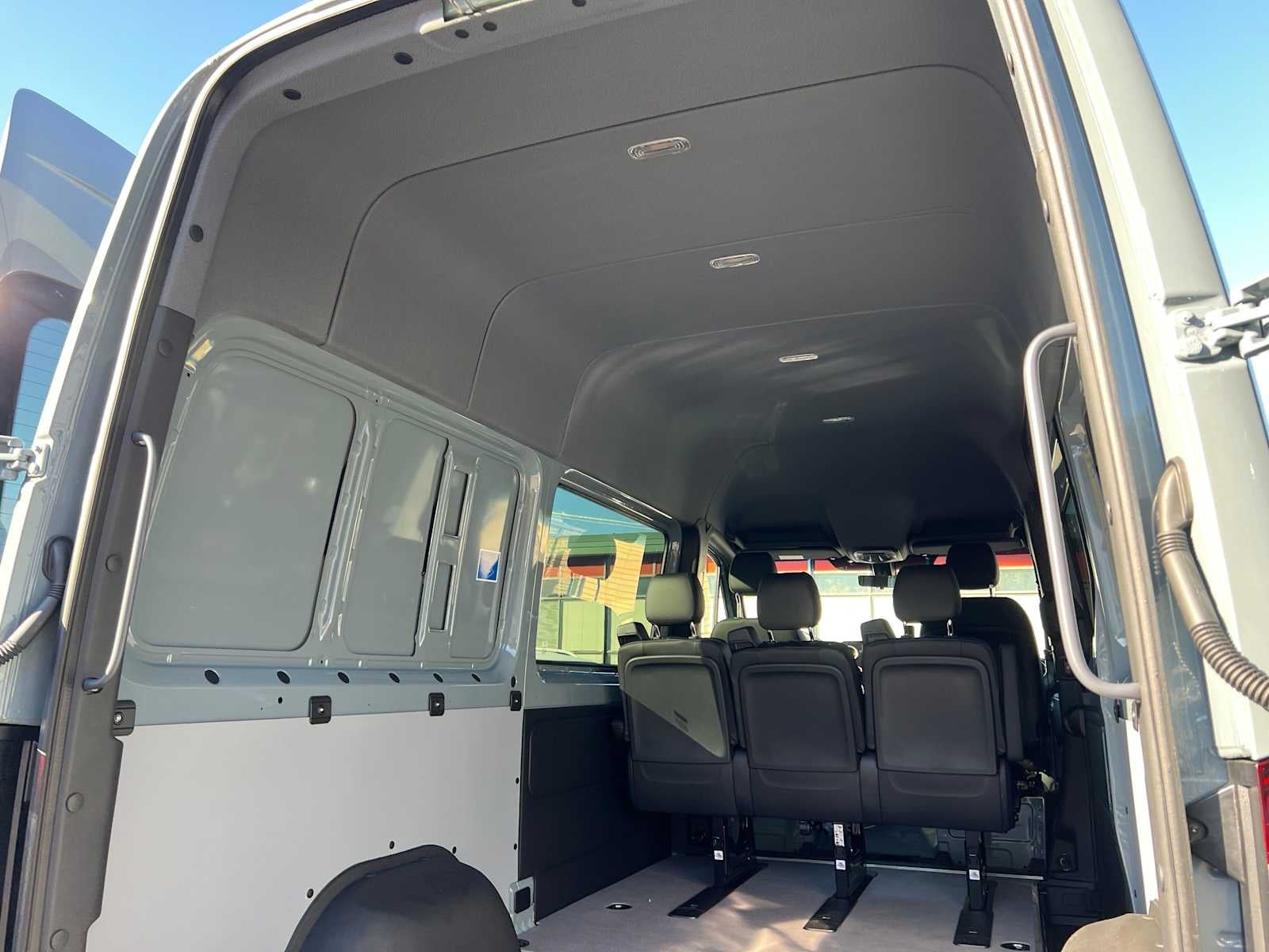 2026 Mercedes-Benz Sprinter Crew 2500 Standard Roof I4 Diesel HO 144 AWD