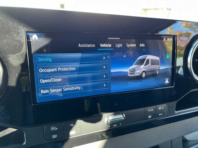 2026 Mercedes-Benz Sprinter Crew 2500 Standard Roof I4 Diesel HO 144 AWD