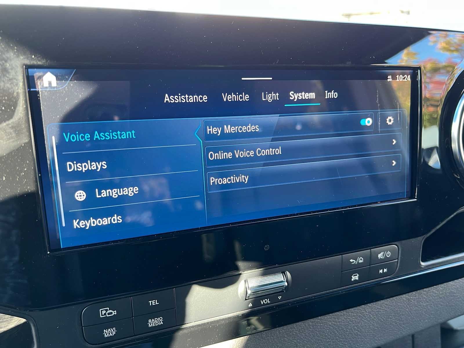 2026 Mercedes-Benz Sprinter Crew 2500 Standard Roof I4 Diesel HO 144 AWD