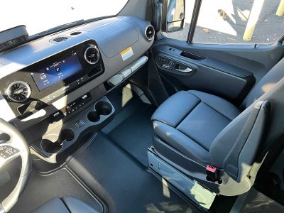 2026 Mercedes-Benz Sprinter Crew 2500 Standard Roof I4 Diesel HO 144 AWD