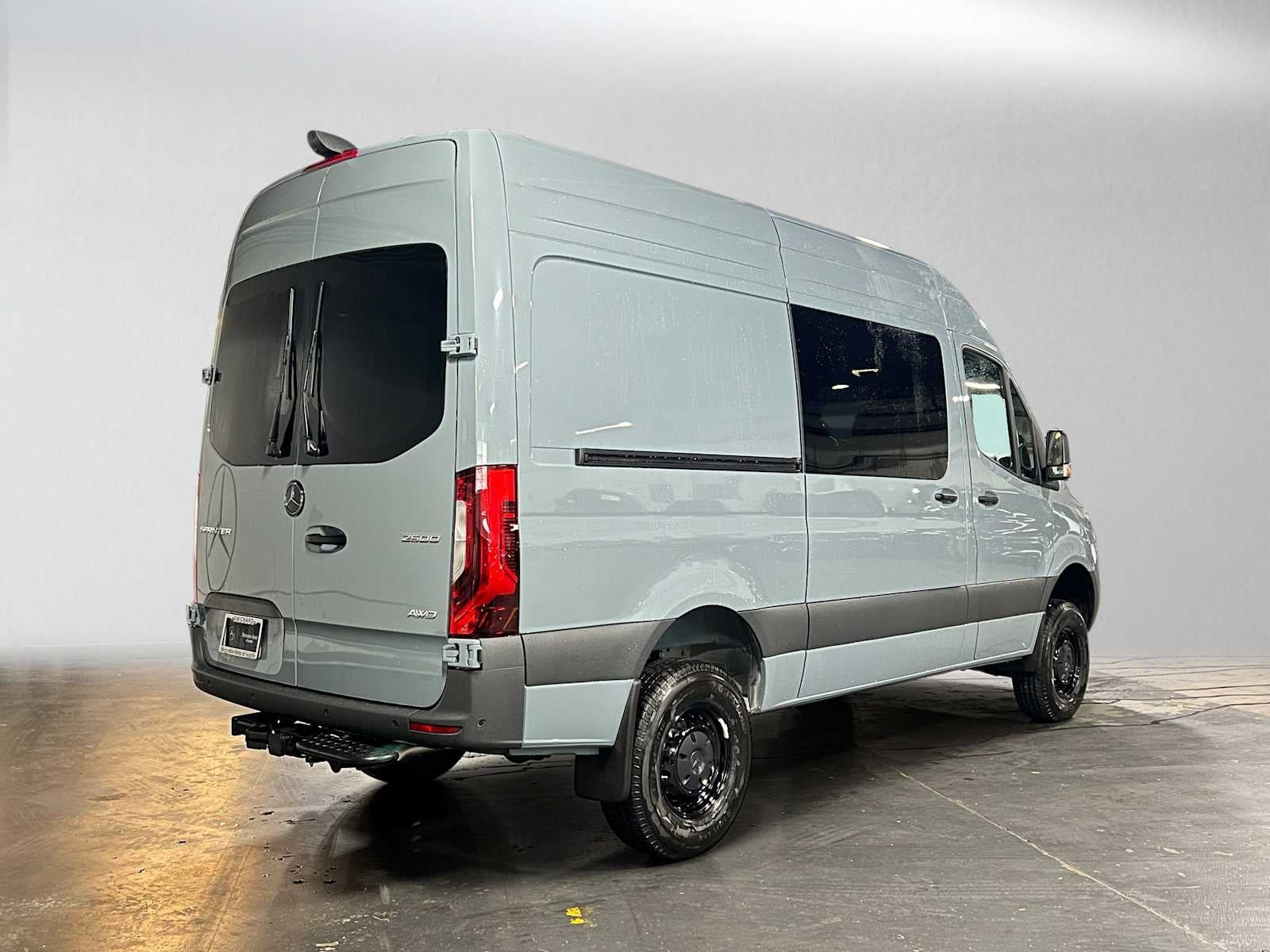 2026 Mercedes-Benz Sprinter Crew 2500 Standard Roof I4 Diesel HO 144 AWD