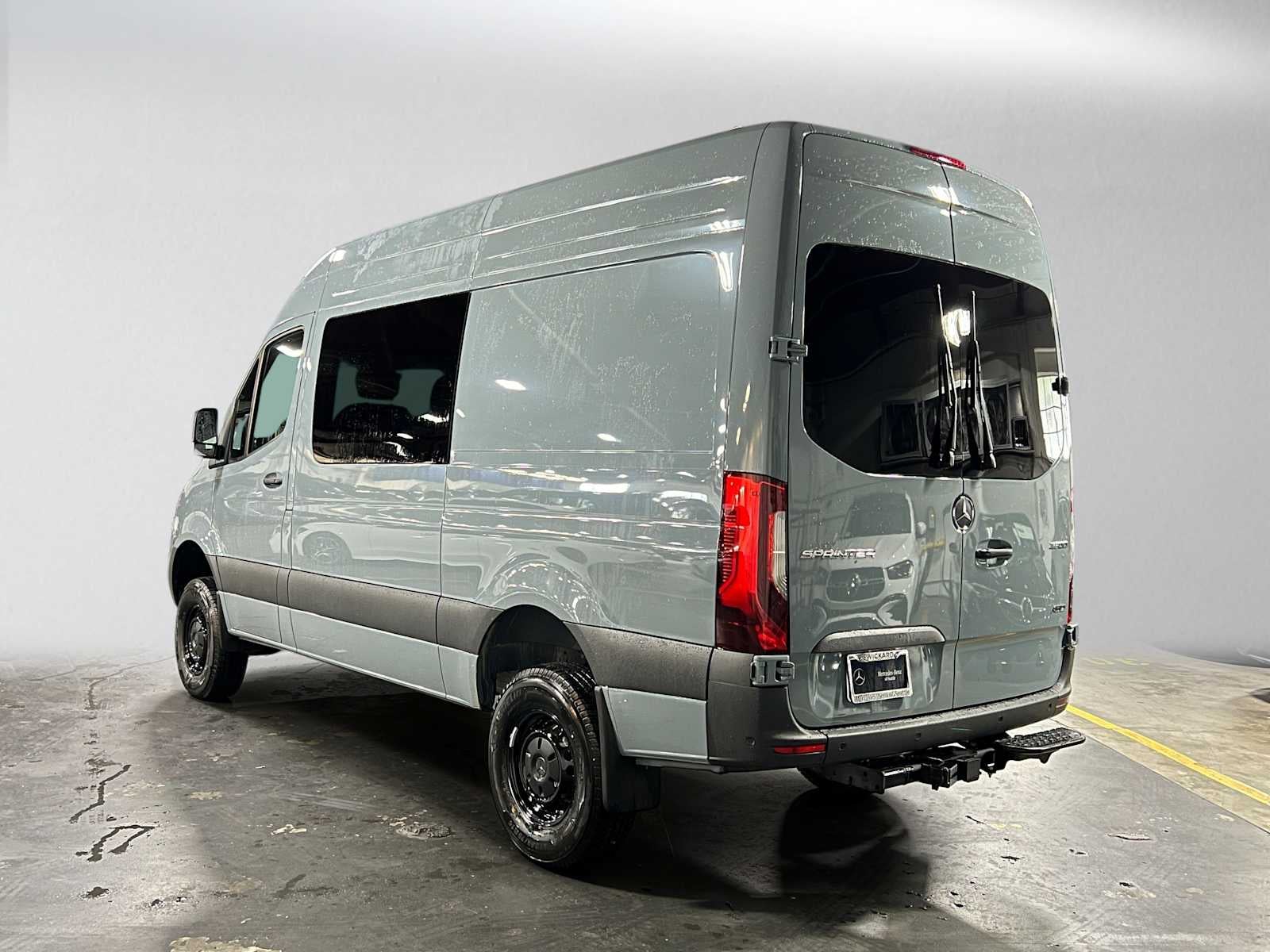 2026 Mercedes-Benz Sprinter Crew 2500 Standard Roof I4 Diesel HO 144 AWD