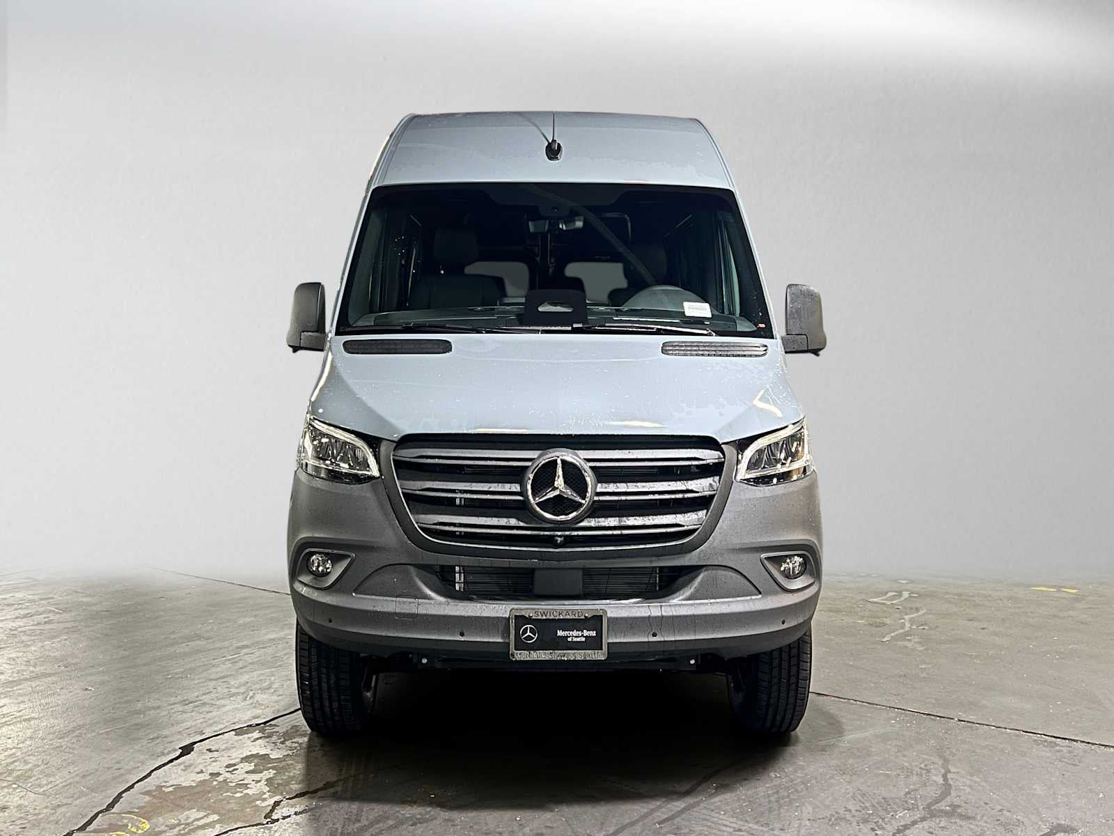 2026 Mercedes-Benz Sprinter Crew 2500 Standard Roof I4 Diesel HO 144 AWD
