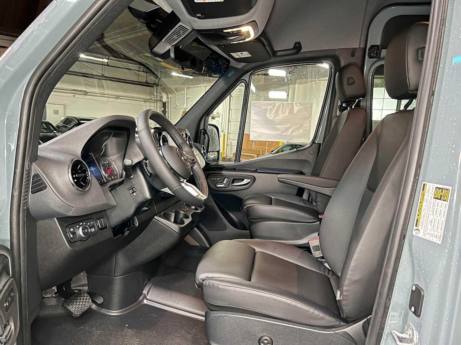 2026 Mercedes-Benz Sprinter Crew 2500 Standard Roof I4 Diesel HO 144 AWD